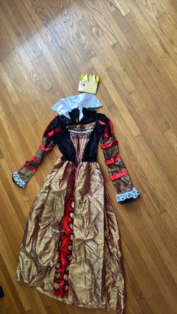 Queen of Hearts Halloween Costume with Crown