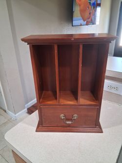 Wooden jewelry box