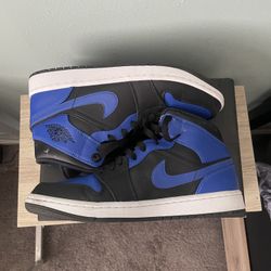 Jordan 1 Mid Hyper Royal