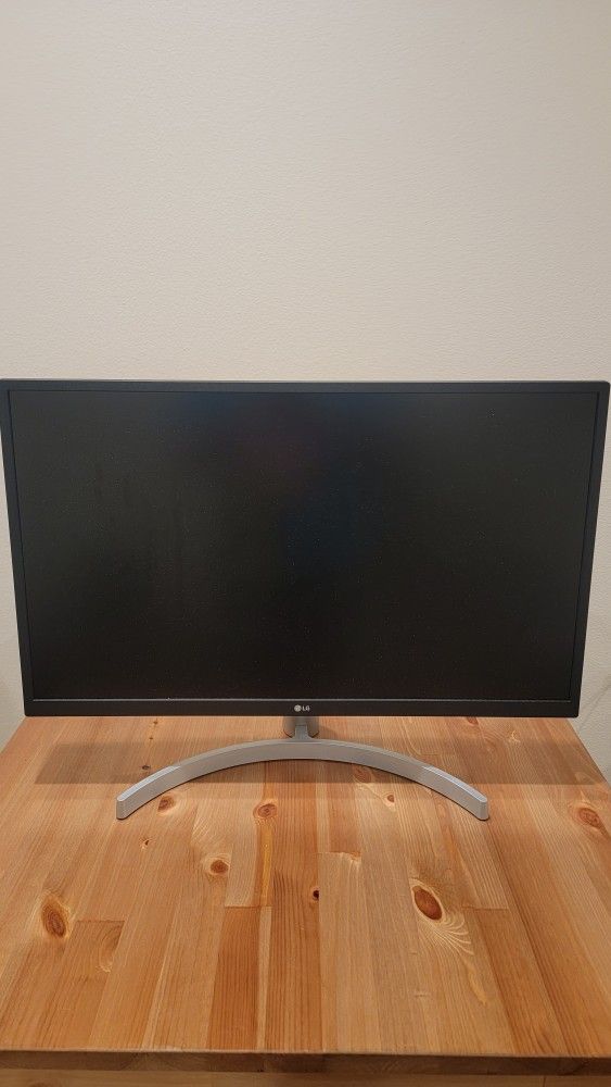 LG 27UL500-W UHD Monitor