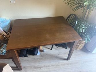 Free Kitchen Table/Chairs