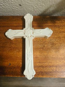 Lenox Fine Porcelain Classic Lily Wall Cross Ivory With Gold Trim Accents Beautiful