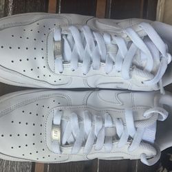 NIKE AIR FORCE 1 O7 MENS SIZE 8 USED GOOD CONDITION $15