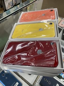 IPHONE XR. FACTORY UNLOCKED AVAILABLE NOW