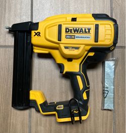 Dewalt stapler (GRAPADORA)de 18 gauge de 20 volts nueva
