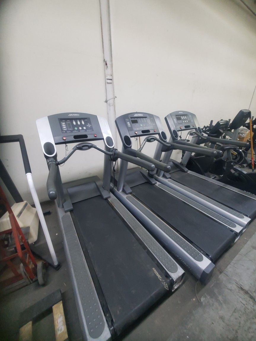 Life Fitness Treadmill