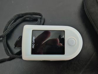 PRO Series Pulse Oximeter with Lanyard