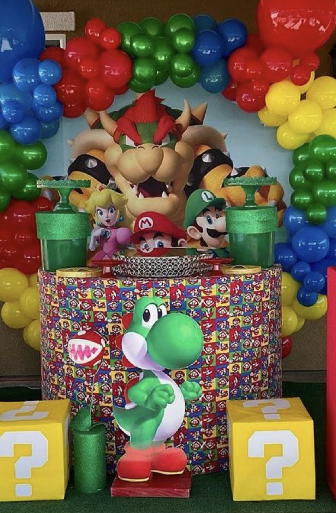 Half Moon Round Pedestal