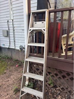 Aluminum Step Ladder