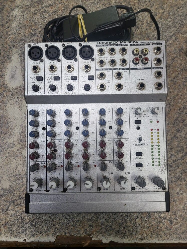Behringer Europak MX-302 A mixer