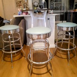 High top pub table and 3 Retro bar stools