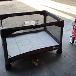 Free (with Hole) 4 Moms Pack And Play