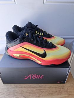 Women's nike A'ONES ASW basketball shoe size 8