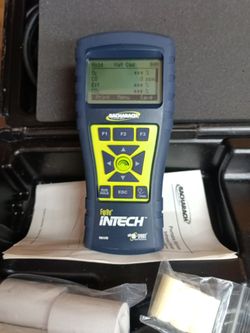 BACHARACH COMBINATION ANALYZER ( SEE PICTURES) NOTE: E- BAY HAS SAME UNIT, ASKING 900. I AM ASKING 375.00.
