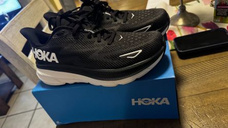 Hokas (Clifton 9) WMNS Sz 8.5