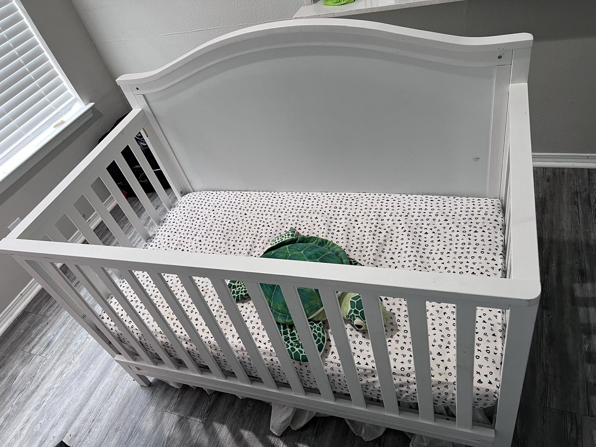 Baby crib/toddler Bed