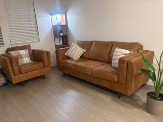 BEAUTIFUL SUEDE COUCH AND 🪑 ☀️☀️❤️