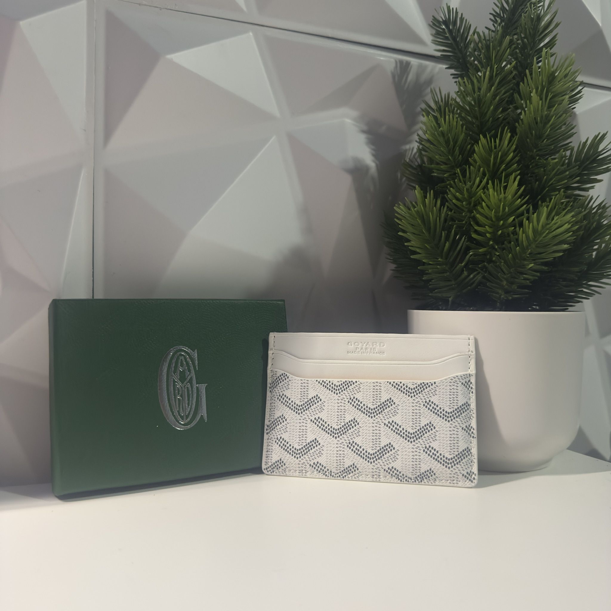 White Go Yard Card Holder