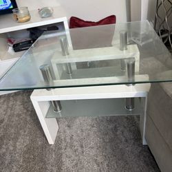 End/coffee Table 