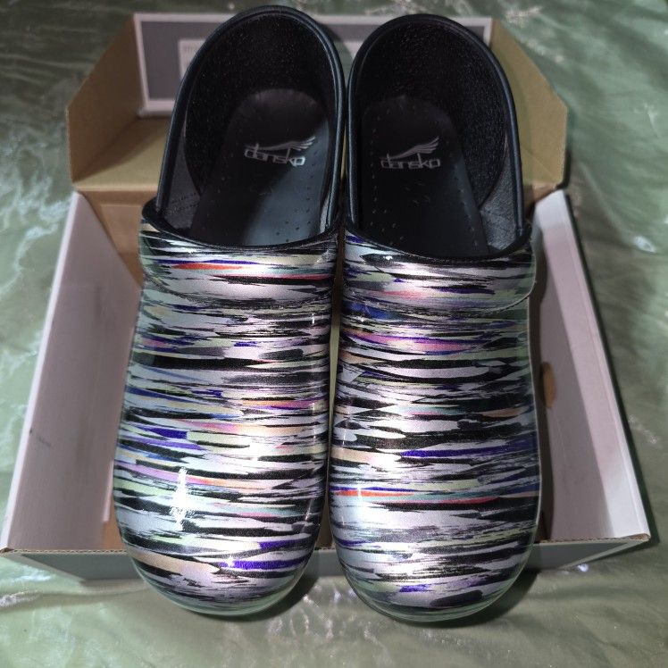 Brand new Dansko clogs mules shoes size 9