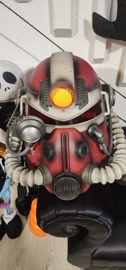 Fallout 76 T-51b-nc Power Armor Helmet 1:1 Nuka Cola Gamestop Exclusive
