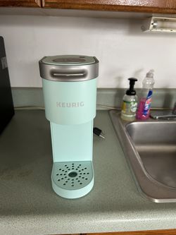 KEURIG one cup coffee maker