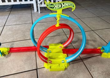 Hot Wheels track
