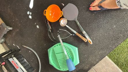 Mixed Kitchen Utensils Lot