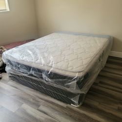 NEW FULL-SIZE PILLOW TOP MATTRESS AND BOX SPRING 💤