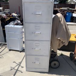 Metal Cabinet 4 Drovers