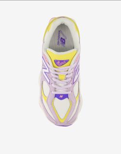 NEW BALANCE BRAND NEW WOMENS SIZE 5 AND 7