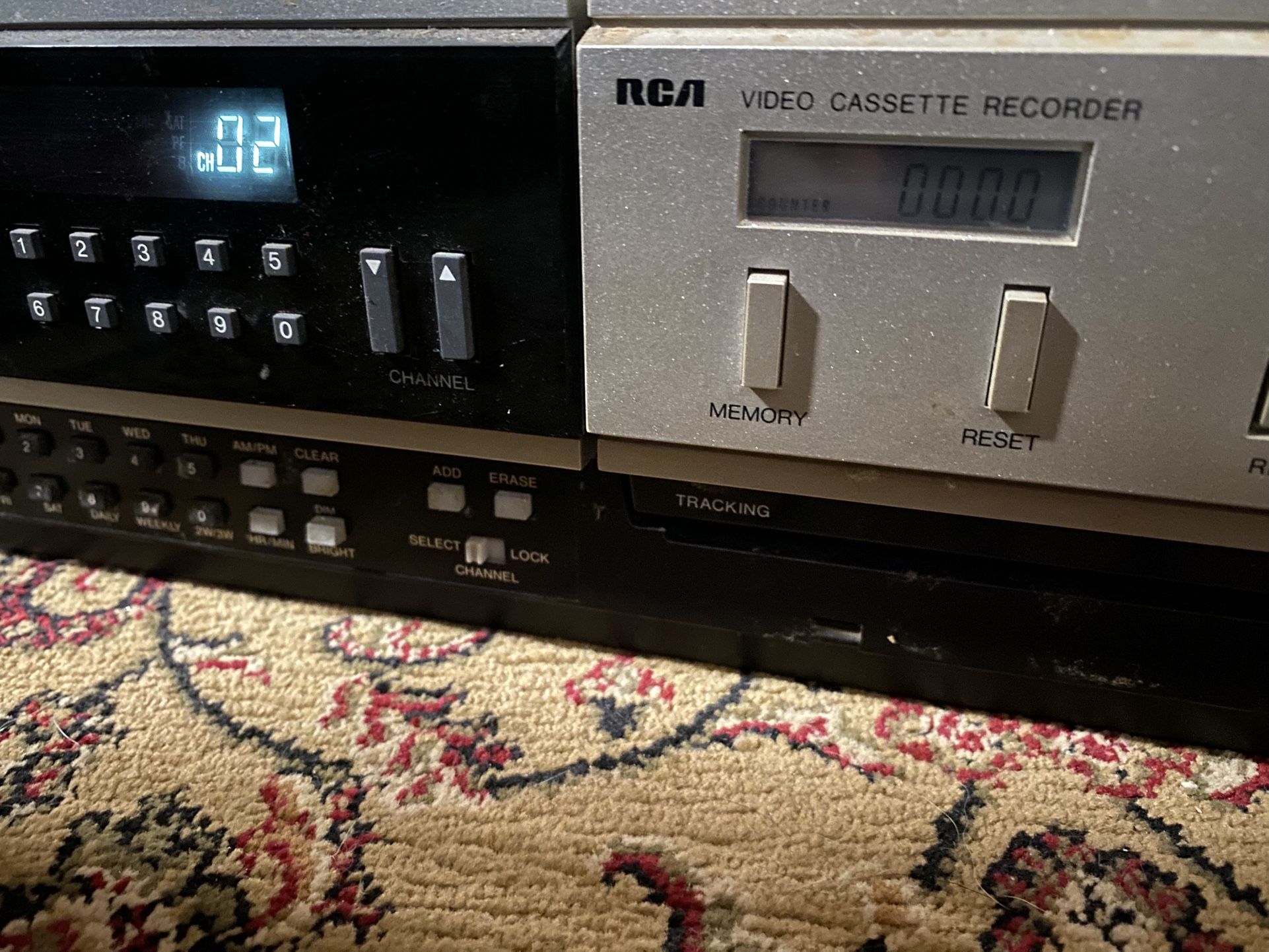 Vintage RCA Selectavision VJP900T VCR/Color Video Player- for parts or repair