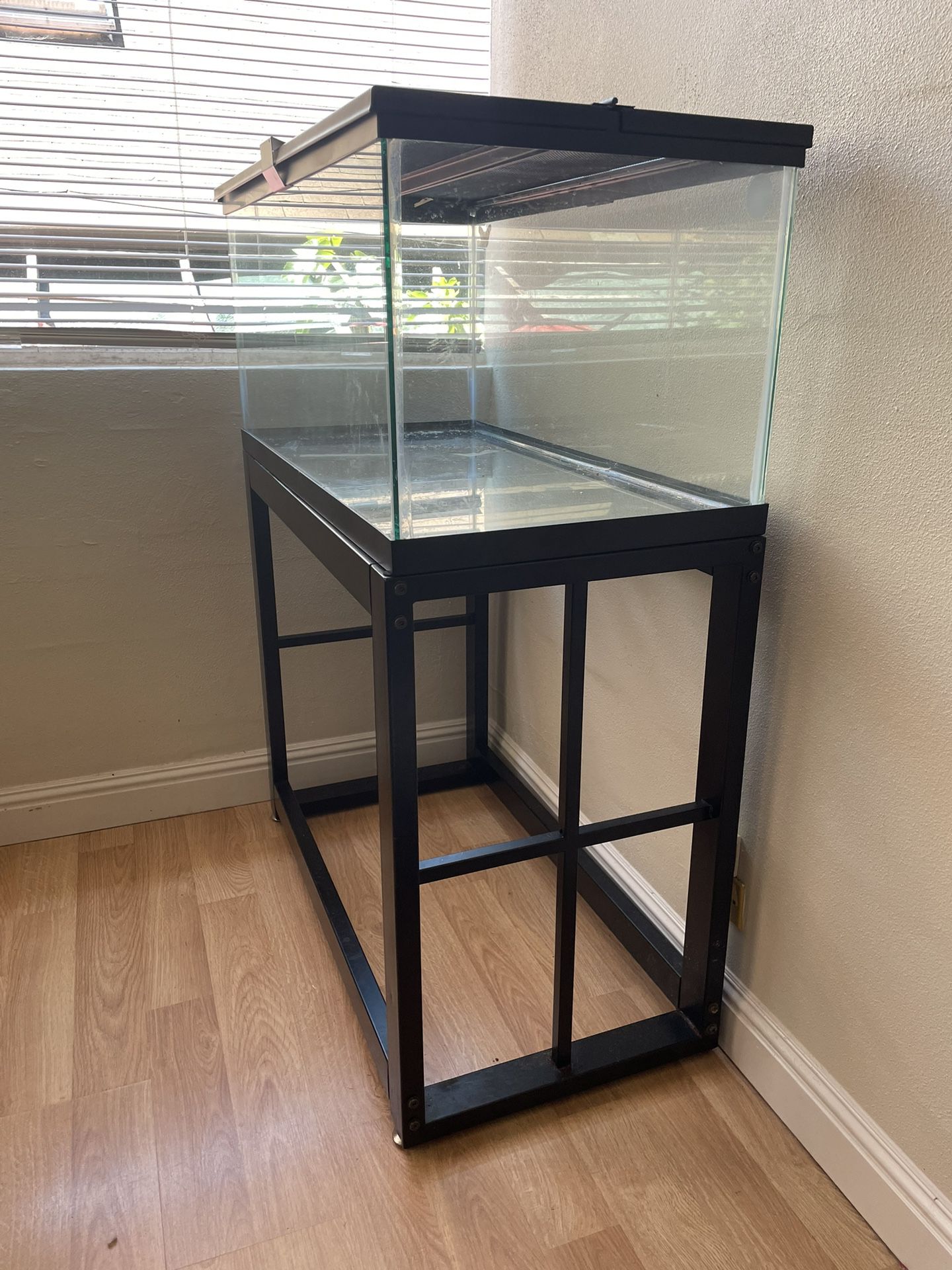 40 Gallon Tank With Stand 