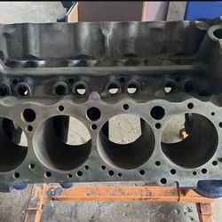 Chevy 327 Small Block, Holley Carburetor, & 52031 satin Hurricane intake manifold