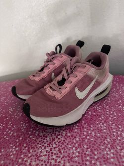Girls Air maxes