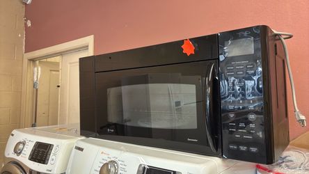 Nice like new GE microwave