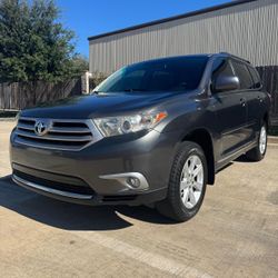 Toyota Highlander 2013
