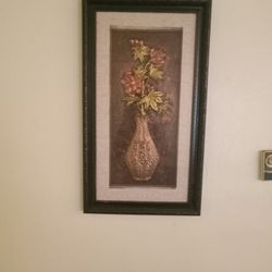 Large Wall Art And End Table To Go With It.