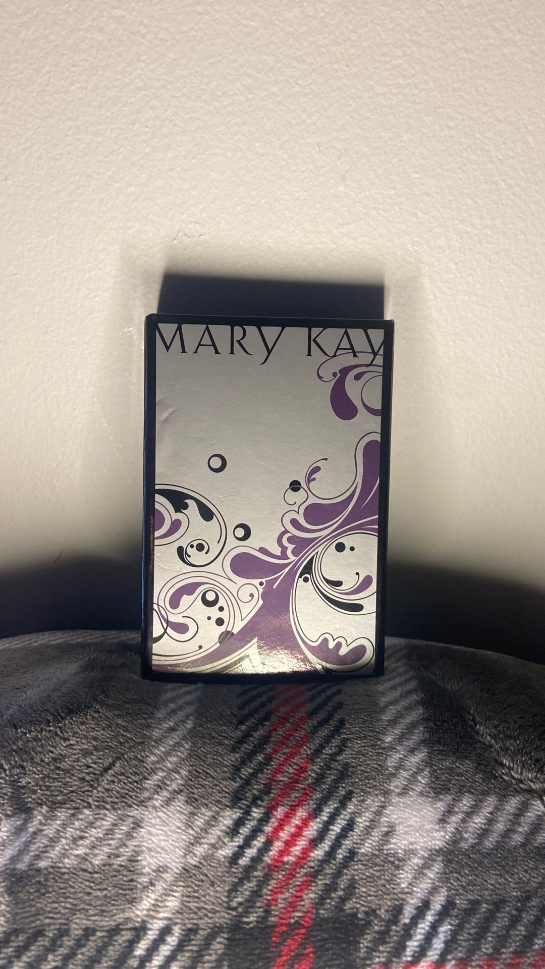 4 Mary Kay Eau de Toilette Fragrances/1 Lip Gloss