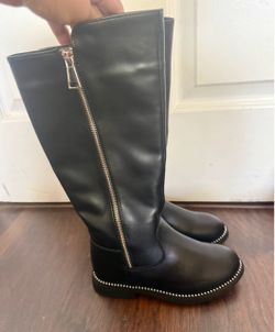 Girls boots