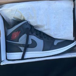 Jordan 1 Mid Shadow Red - Size 9