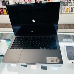 MacBook Pro 14 in 2021 M1 Pro 16 gb ram 1 tb