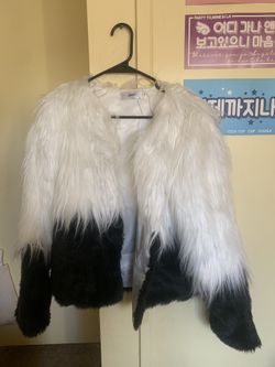 CHOIES Two Tone Faux Fur Coat