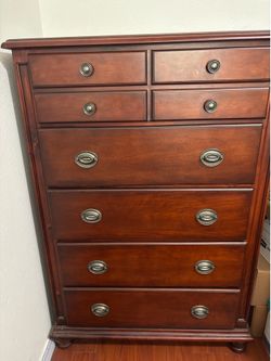 Mahogany color 5 drawer dresser