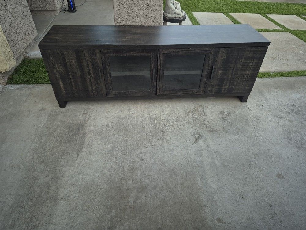 64 1/2" Length X 15 1/2" Depth X 22" Height Tv Stand Cabinet In Good Condition 