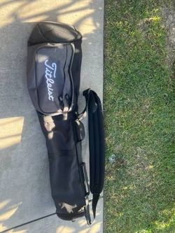 └➤➤➤ Excellent Condition Titleist Lightweight Carry Bag | Black | 2 Wa