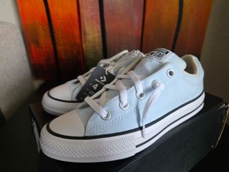 Converse Chuck Taylor All Star Low Top Sneakers KIDS size 4  Blue
