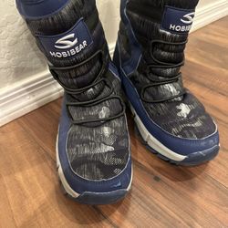 Boys Snow boots!