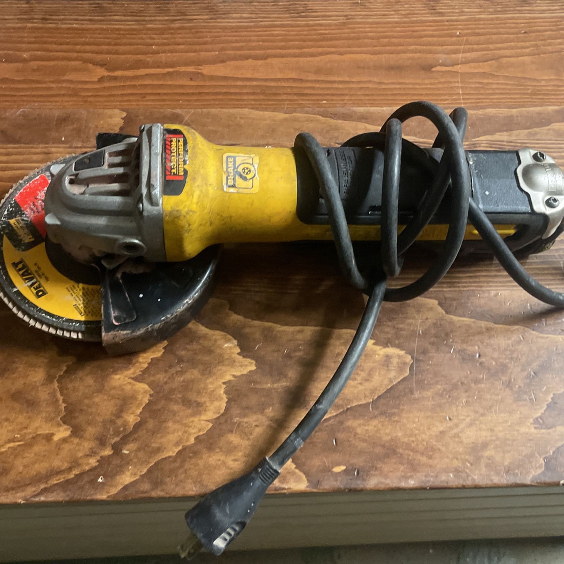 Dewalt Dis Grinder 6” 150mm