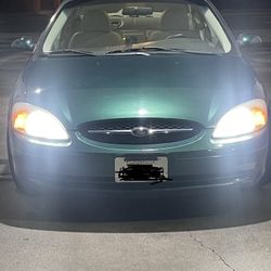 2000 Ford Taurus